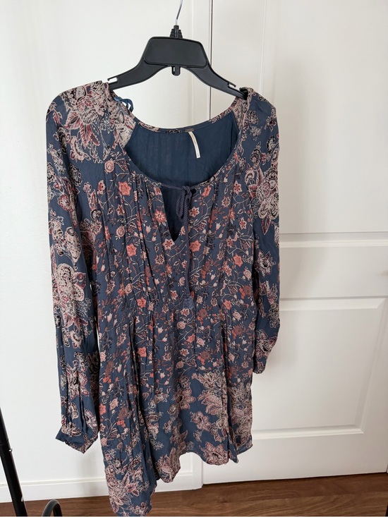 Free People Dresses & Skirts - Free People Navy Floral Long Sleeve Boho Peasant Dress